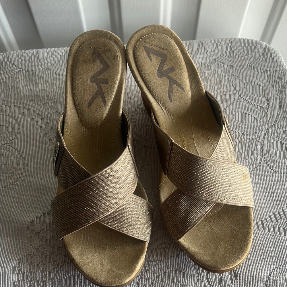 Elegant Gold Women's Sandals